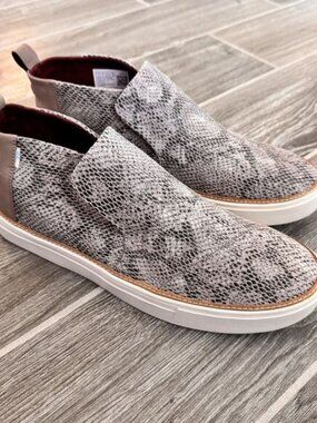 TOMS Snakeskin Print Slip On Sneakers Casual Shoes Comfort Fashion Size 11